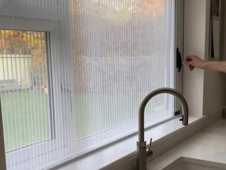 Batıkent Menteşeli Sineklik Akıllı Yaşam Çözümleri